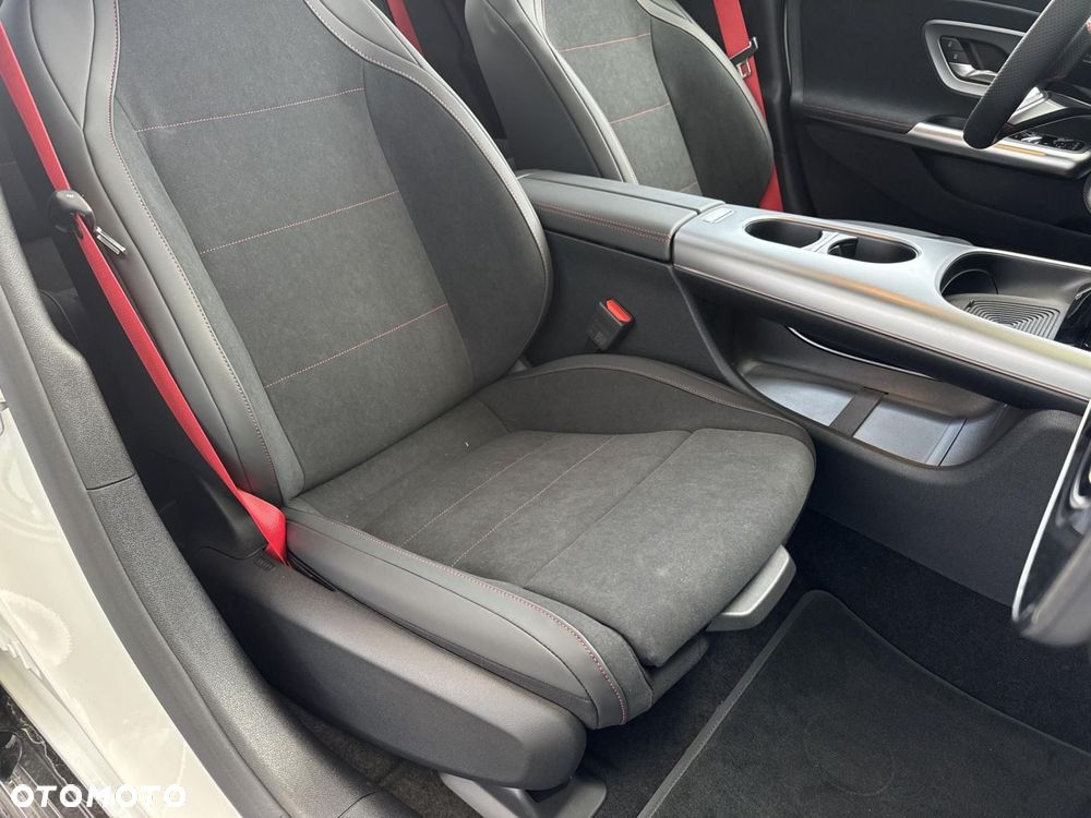Mercedes-Benz CLA - 23