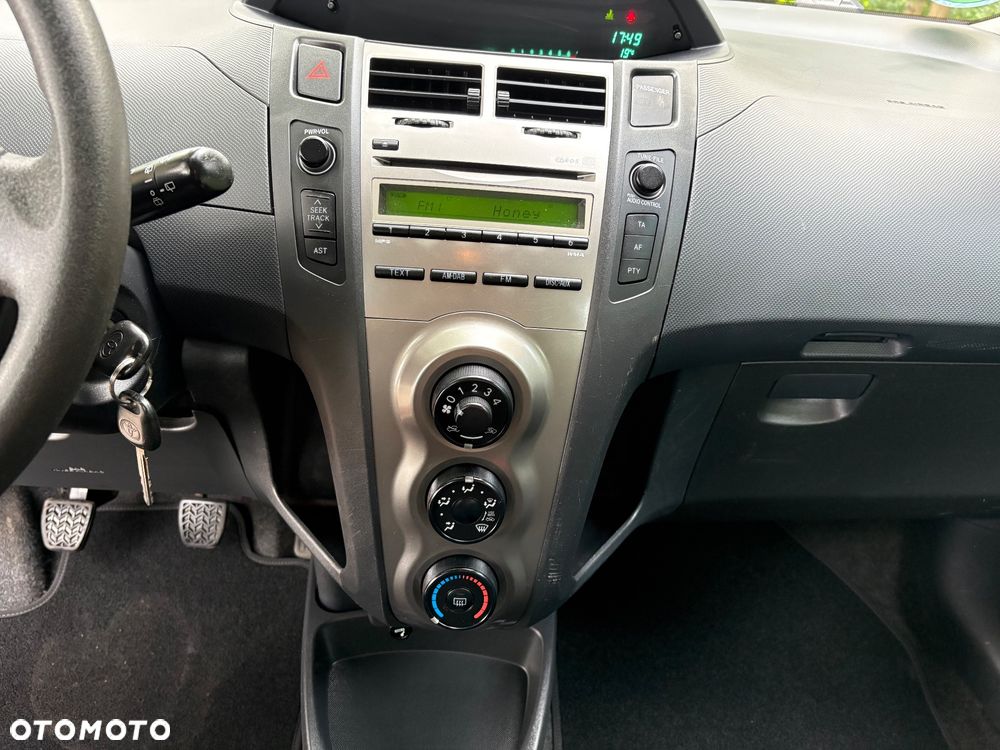 Toyota Yaris 1.0 VVT-i - 36