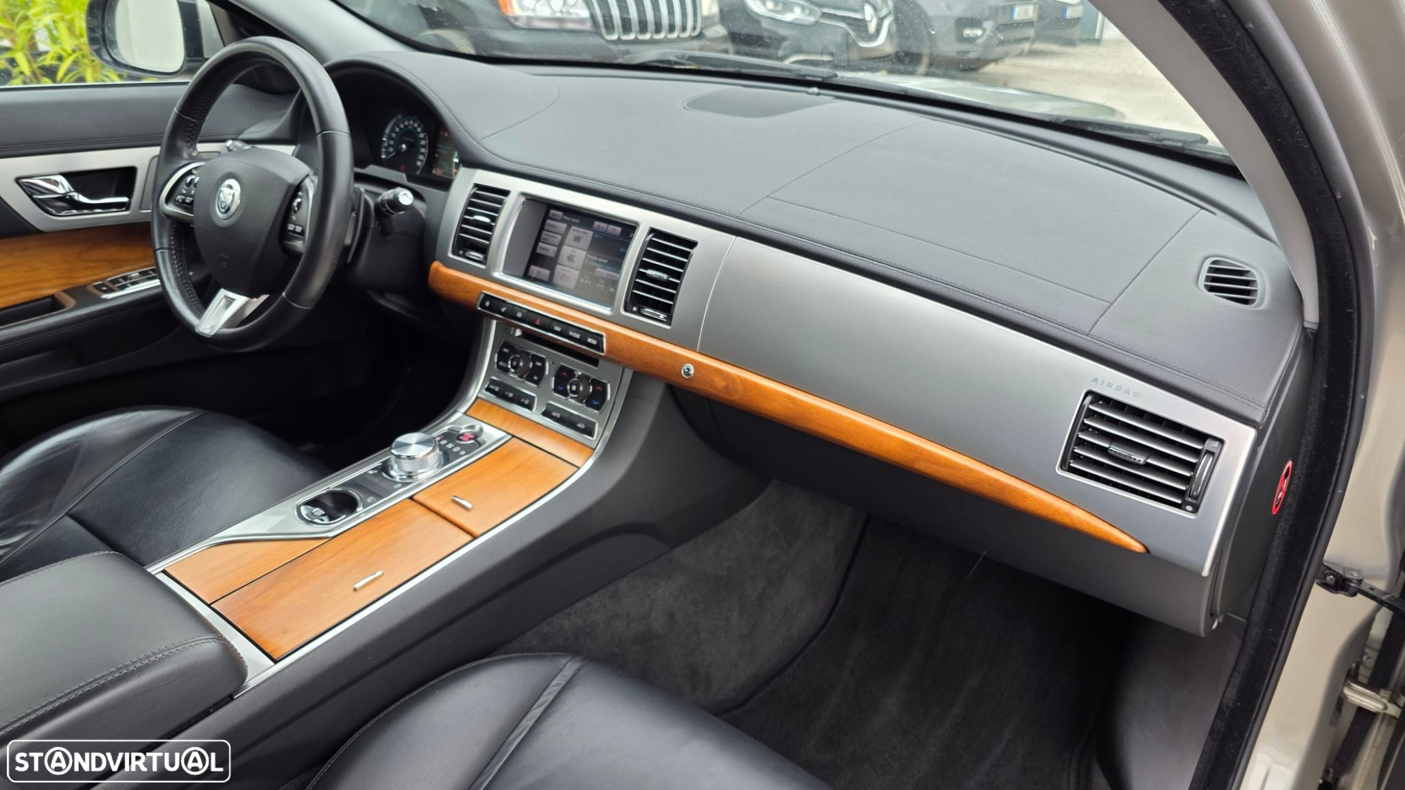 Jaguar XF 2.2 D Premium Luxury - 15