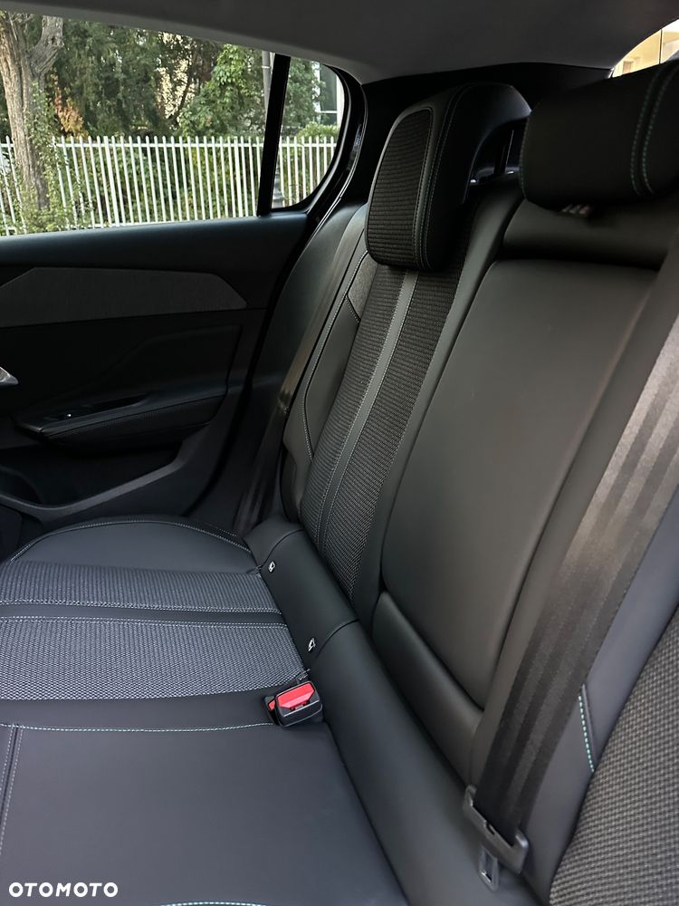 Peugeot 308 1.2 PureTech Allure Pack S&S EAT8 - 26