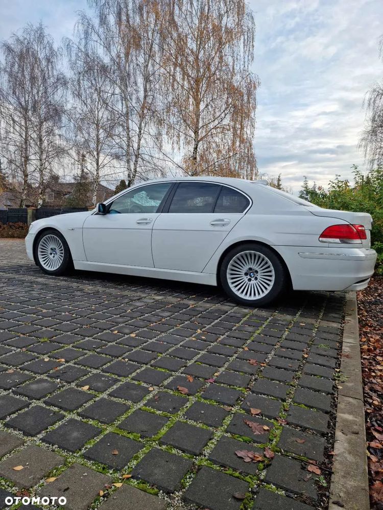BMW Seria 7 740i - 25
