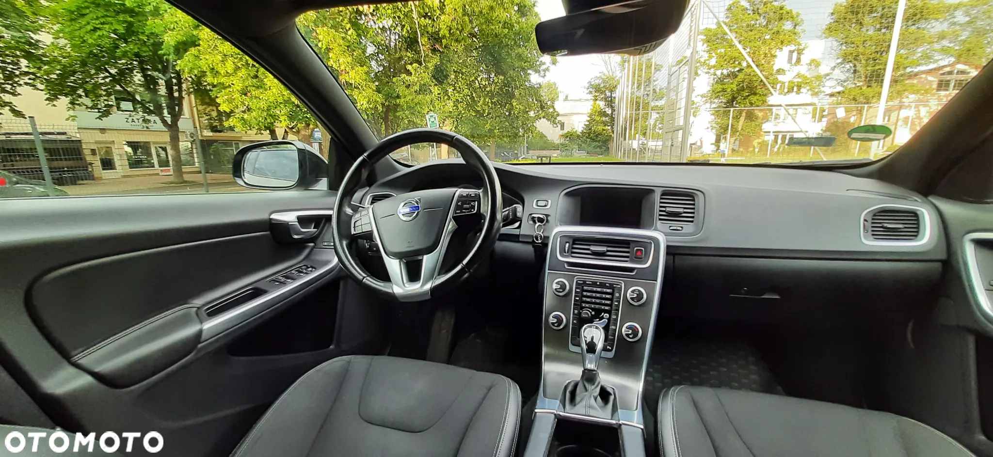 Volvo V60 Cross Country D4 Drive-E Momentum - 4