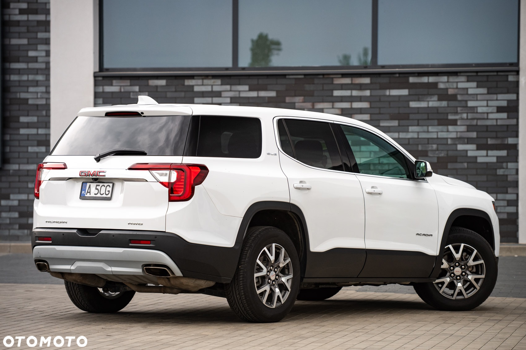 GMC Acadia - 8
