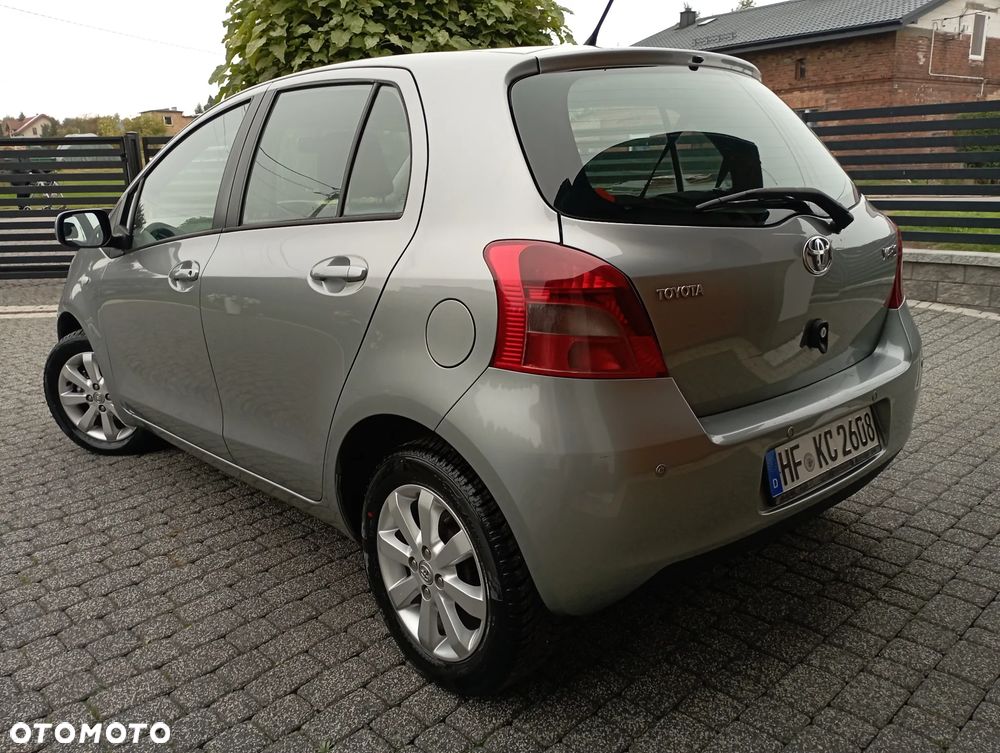 Toyota Yaris 2008 photo 2