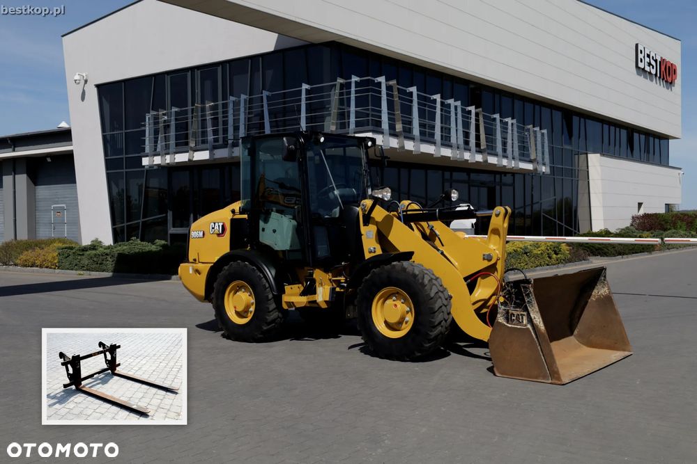 Caterpillar CAT 906M - 1