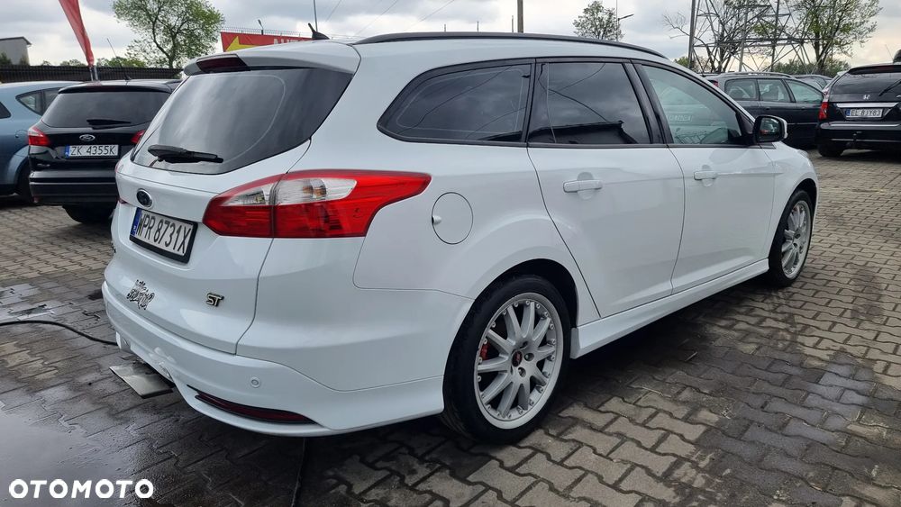 Ford Focus 1.0 EcoBoost Titanium - 25