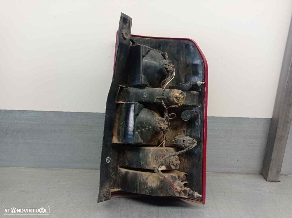 FAROLIM TRASEIRO ESQUERDO LAND ROVER DISCOVERY IV 2005 -XFB000573 - 1