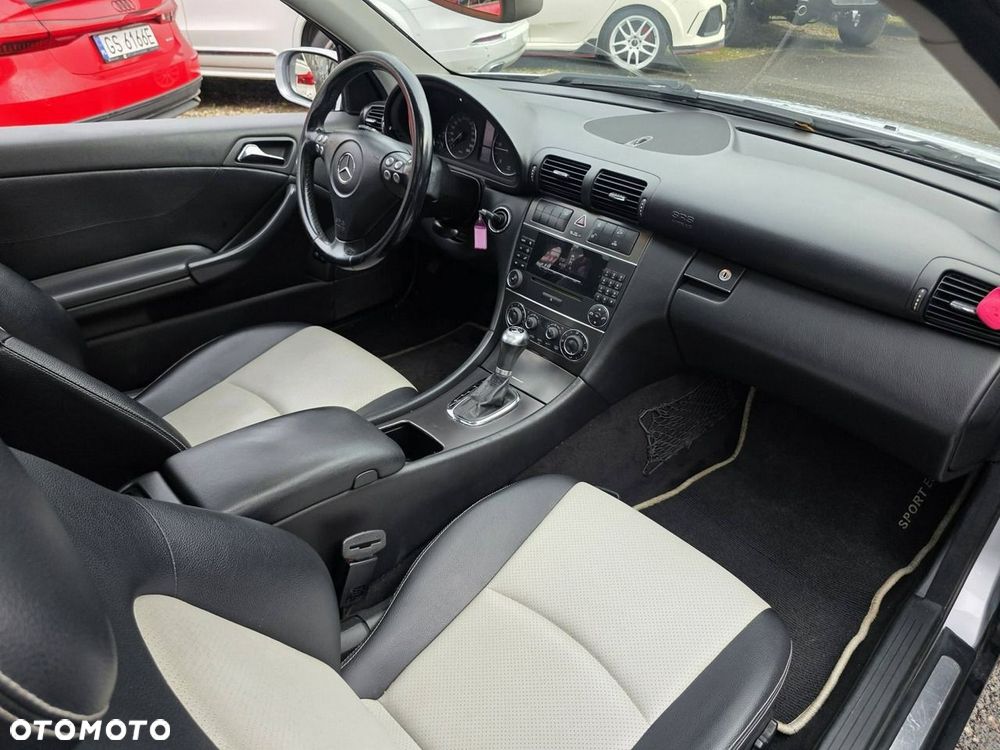 Mercedes-Benz Klasa C 200 CDI Automatik DPF Sport Edition - 22