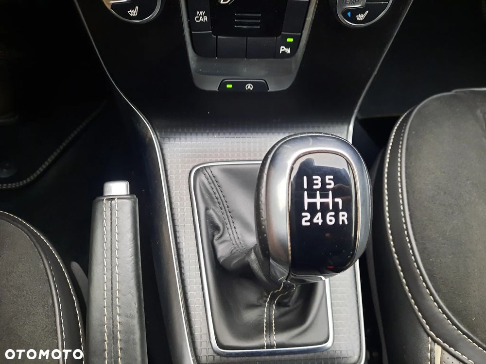 Volvo V40 D2 RDesign - 22