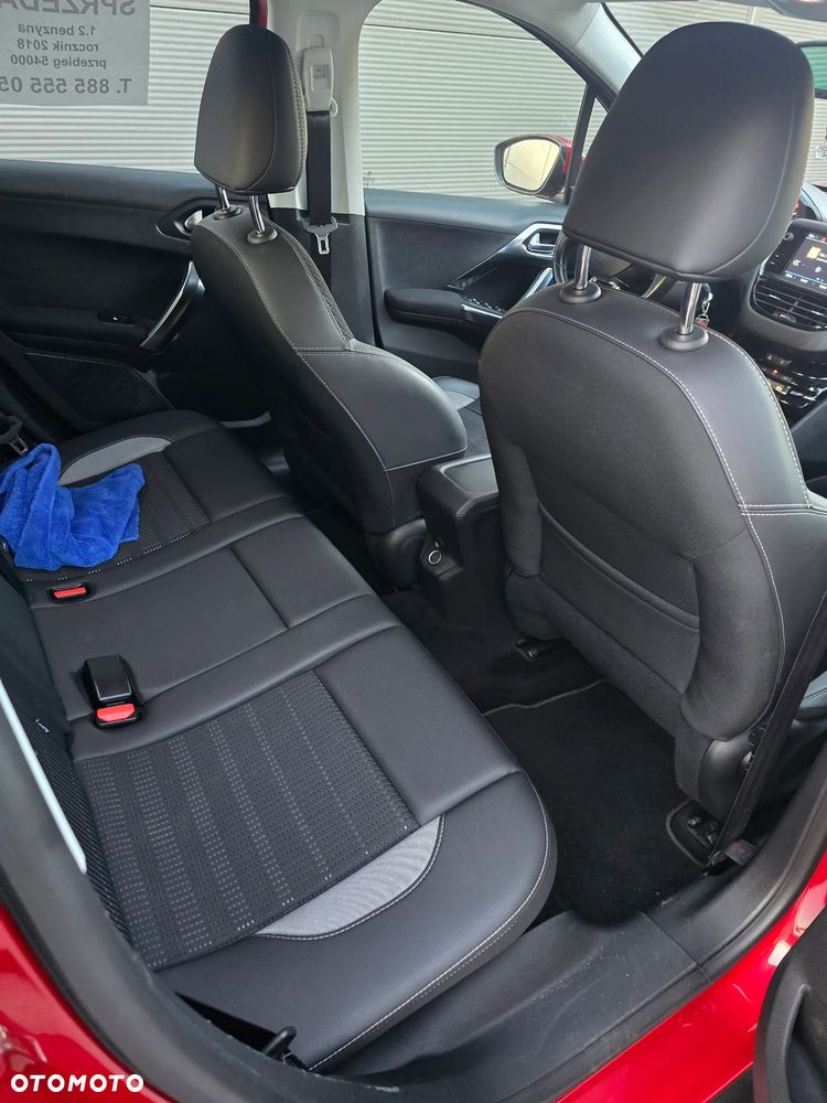 Peugeot 2008 1.2 Pure Tech GPF Signature S&S - 16