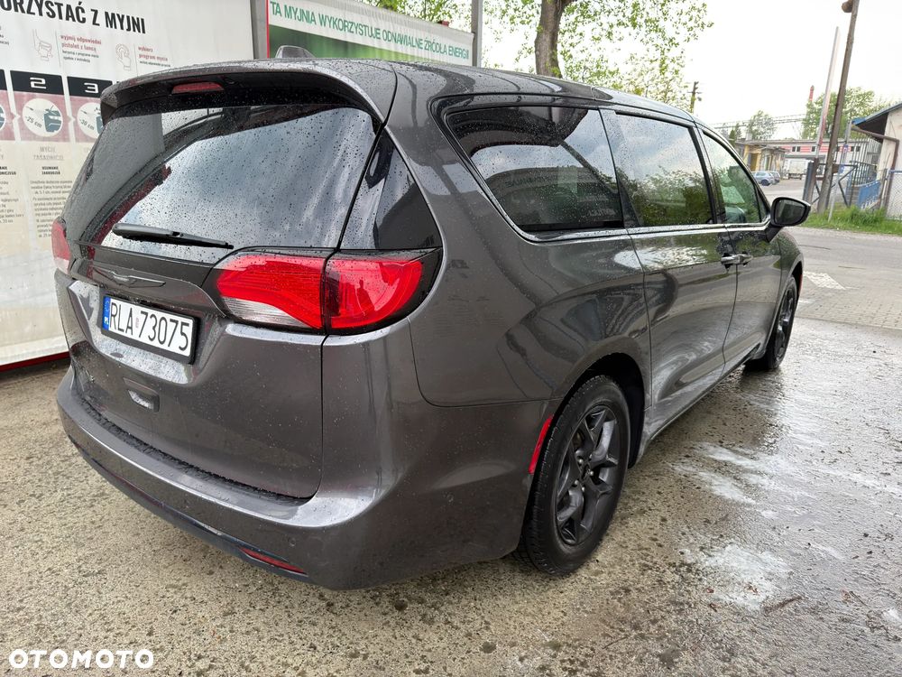 Chrysler Pacifica - 7