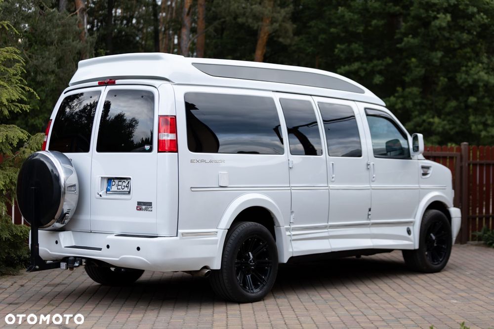 GMC Savana - 4