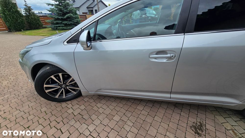 Toyota Avensis - 23