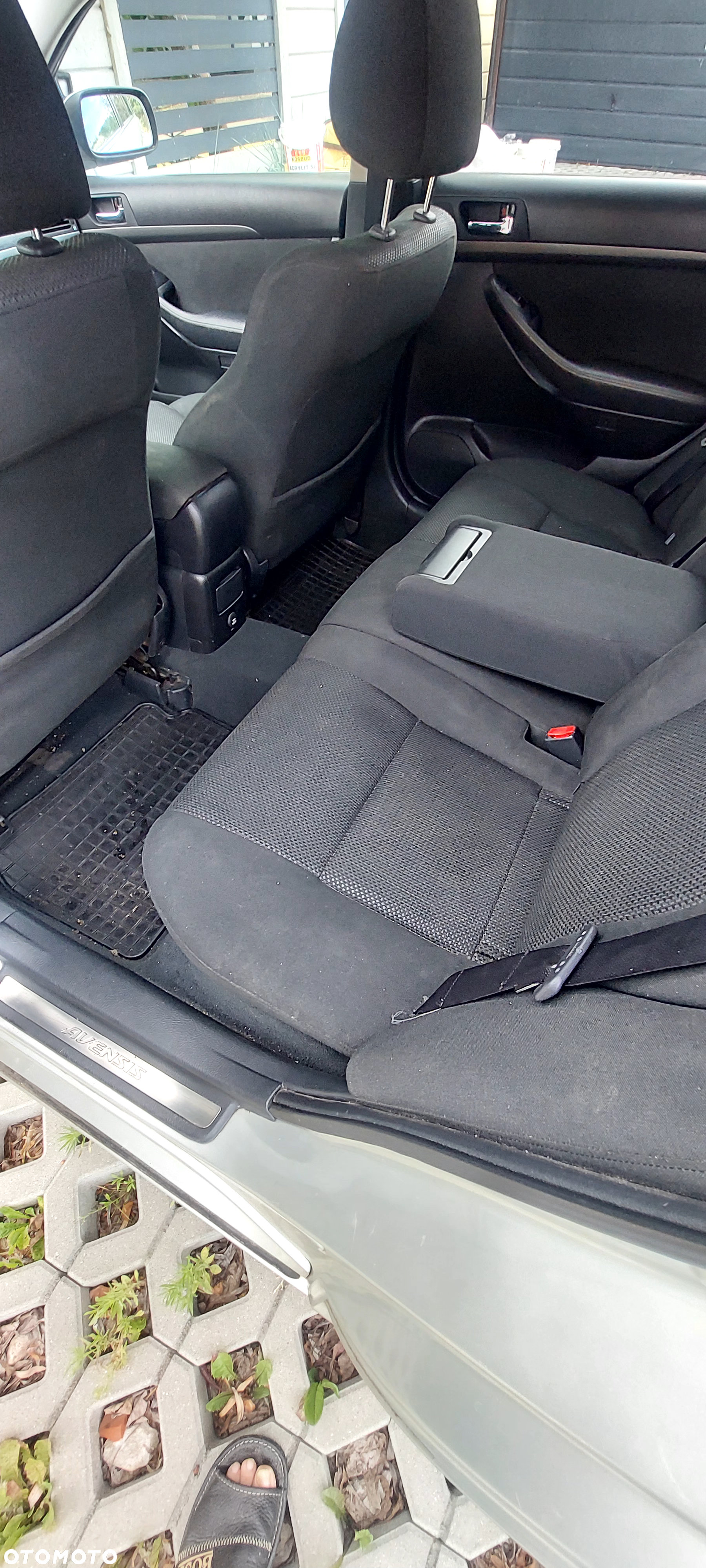 Toyota Avensis 2.0 VVT-i Combi Executive - 18