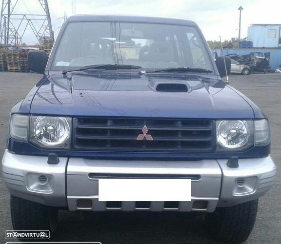 Mitsubishi Pajero 2.8 TD de 2000 disponível para peças motor vendido - 1