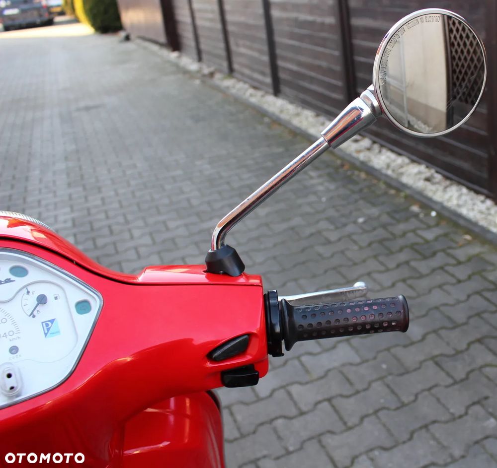 Piaggio Vespa - 18