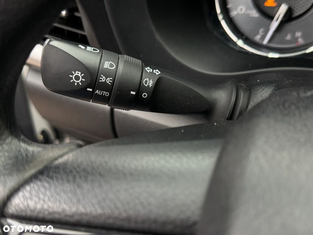 Toyota Hilux 2.4 D-4D Double Cab DLX 4x4 - 29