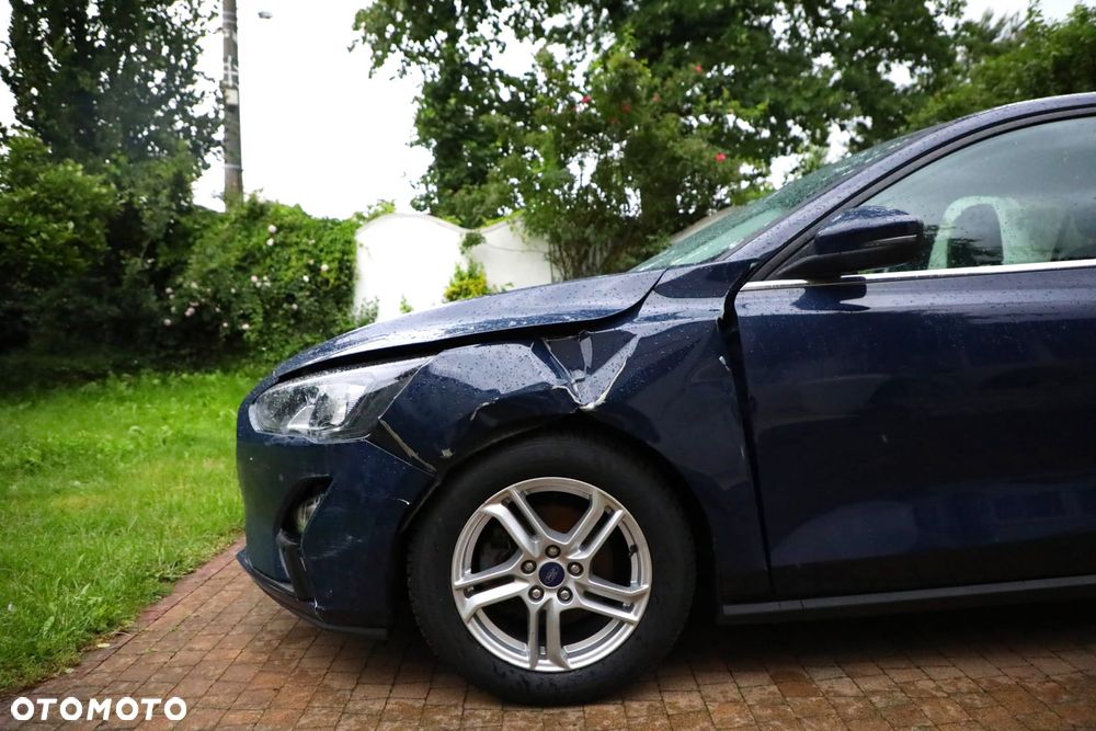 Ford Focus 1.0 EcoBoost Titanium Design - 8