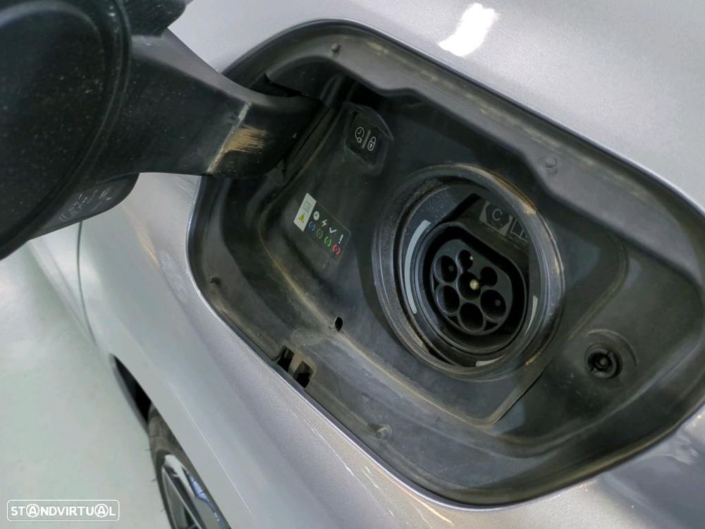 Peugeot 308 1.6 Hybrid Allure e-EAT8 - 11