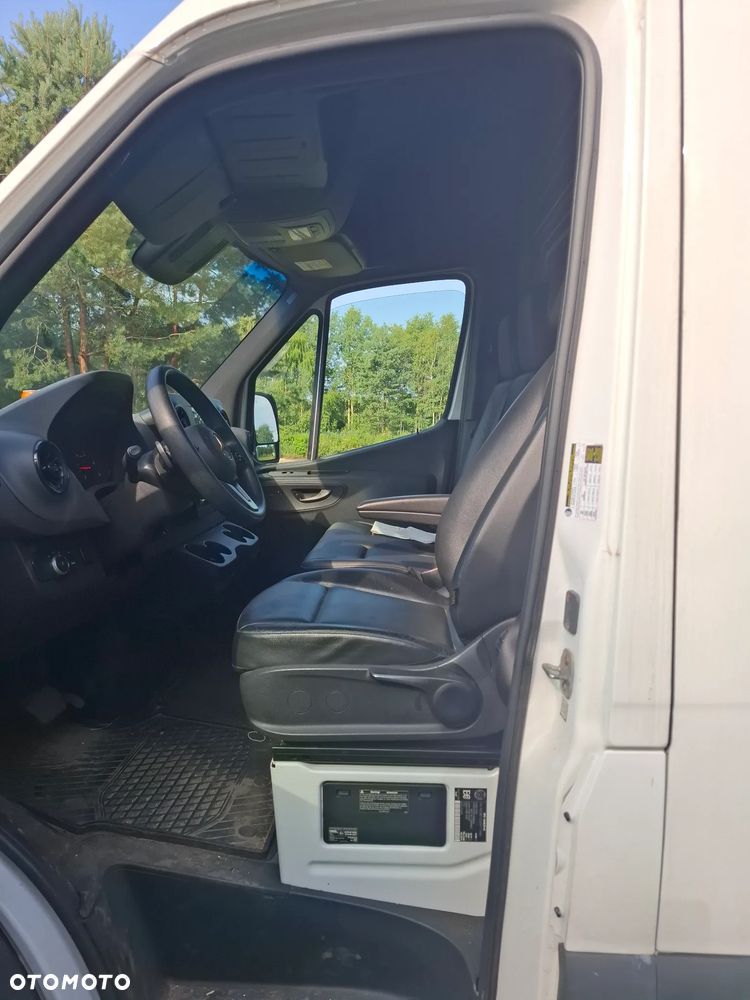 Mercedes-Benz Sprinter - 9