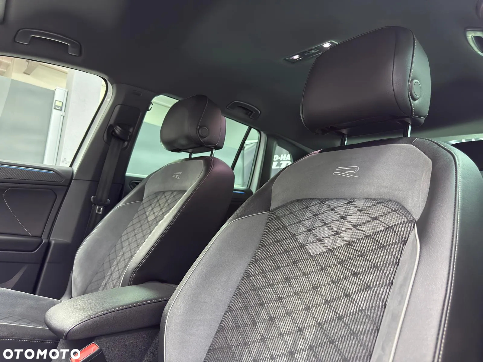Volkswagen Tiguan 2.0 TDI SCR 4MOTION DSG R-Line - 21
