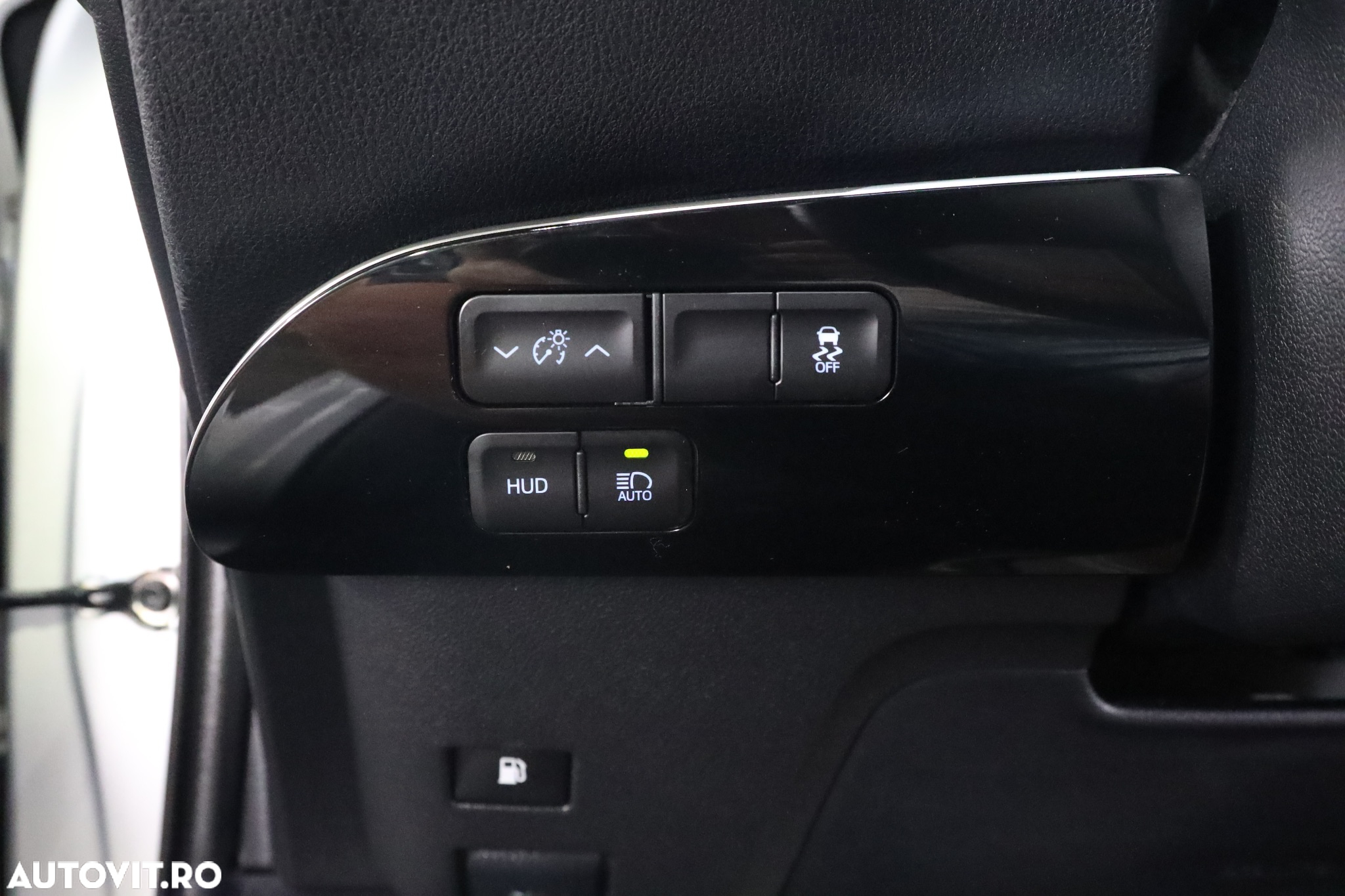 Toyota Prius 1.8 Dual VVT-i Sol - 23