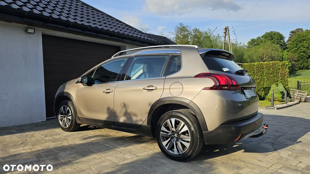 Peugeot 2008 1.2 Pure Tech GPF Allure S&S - 6