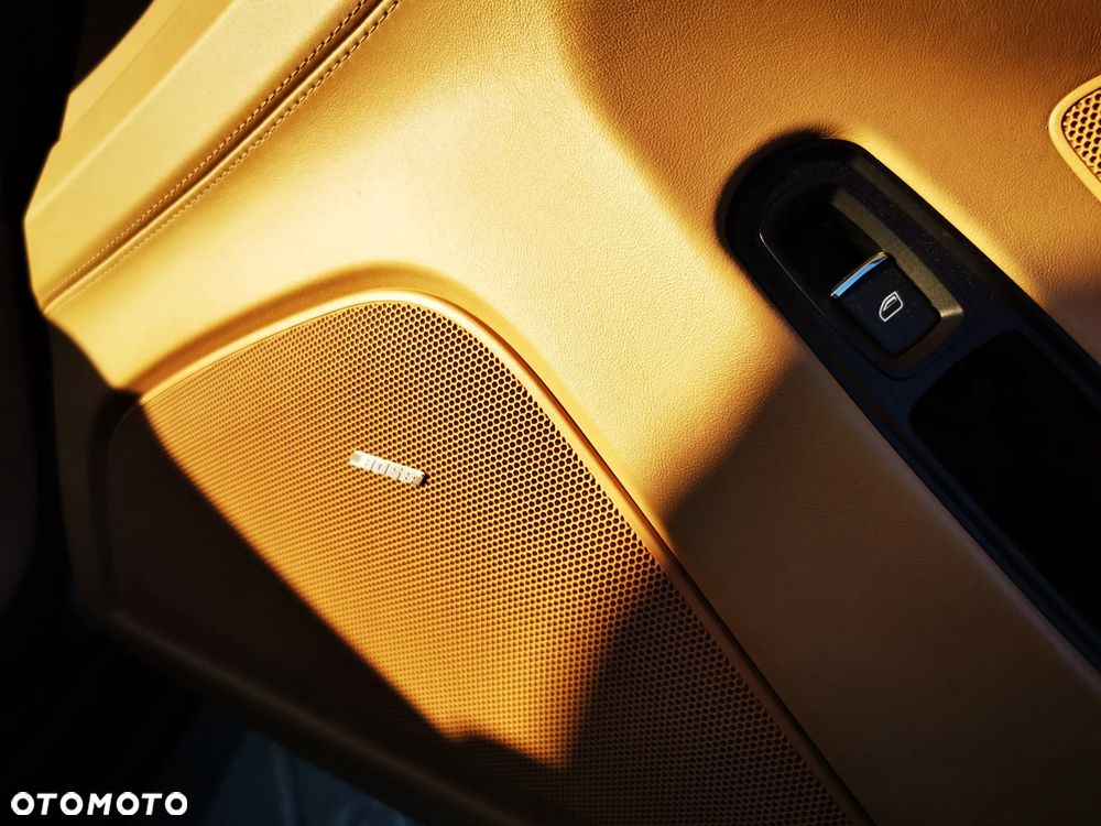Porsche Panamera Turbo PDK - 23