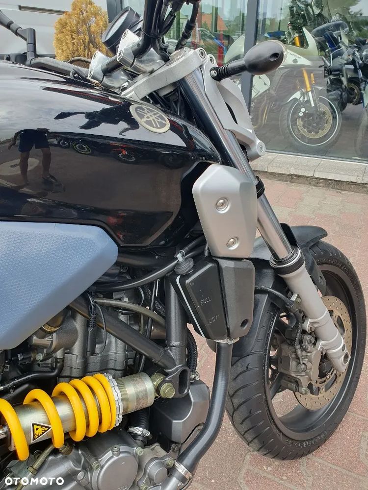 Yamaha MT - 32