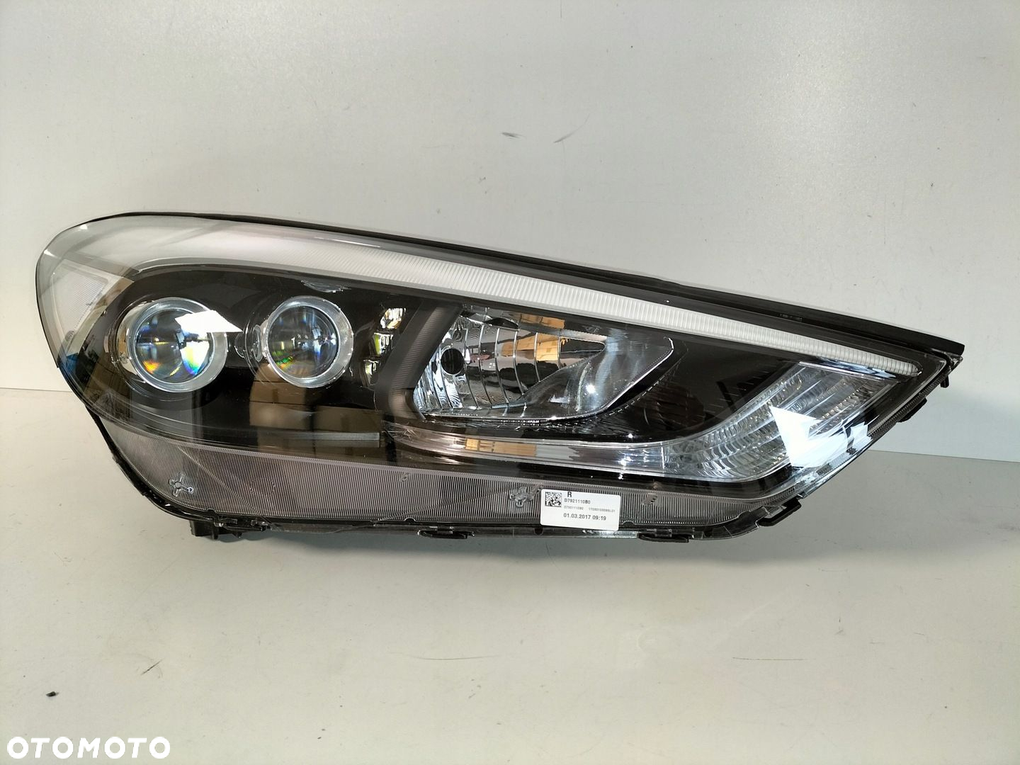 Lampa przednia reflektor przód prawa HYUNDAI TUCSON III 15-18 - 2