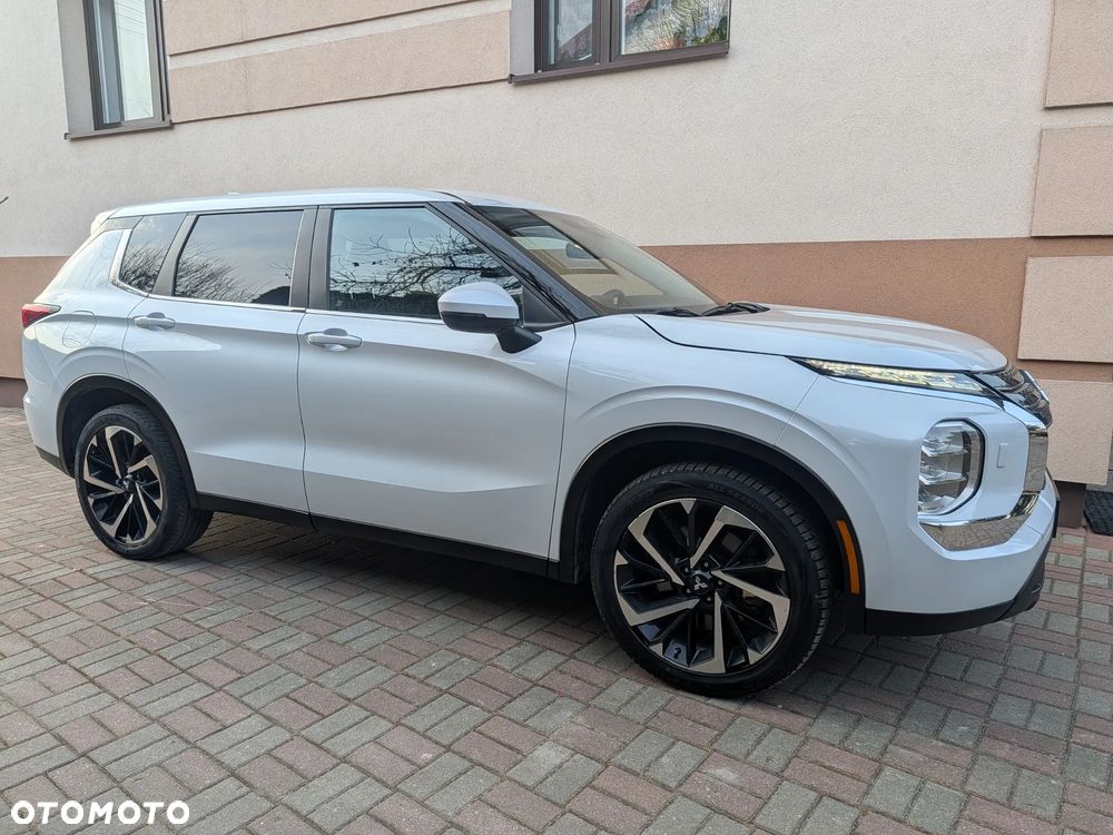 Mitsubishi Outlander - 13