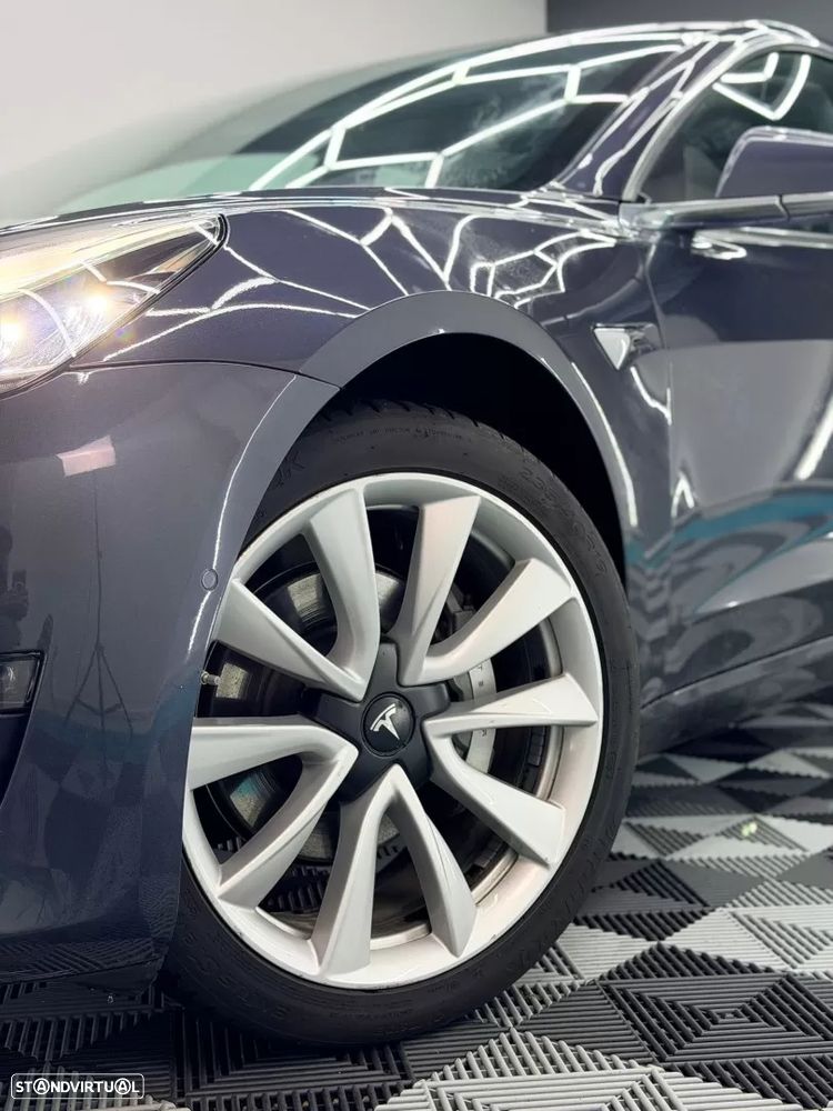 Tesla Model 3 Long-Range Dual Motor AWD - 4