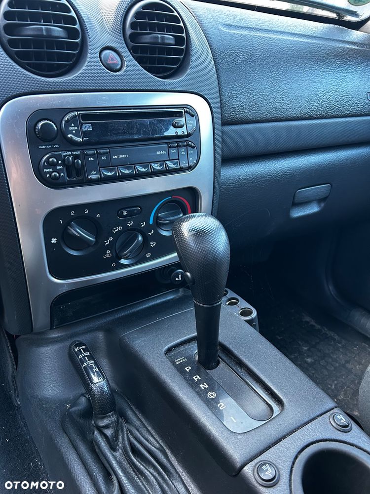 Jeep Cherokee - 8