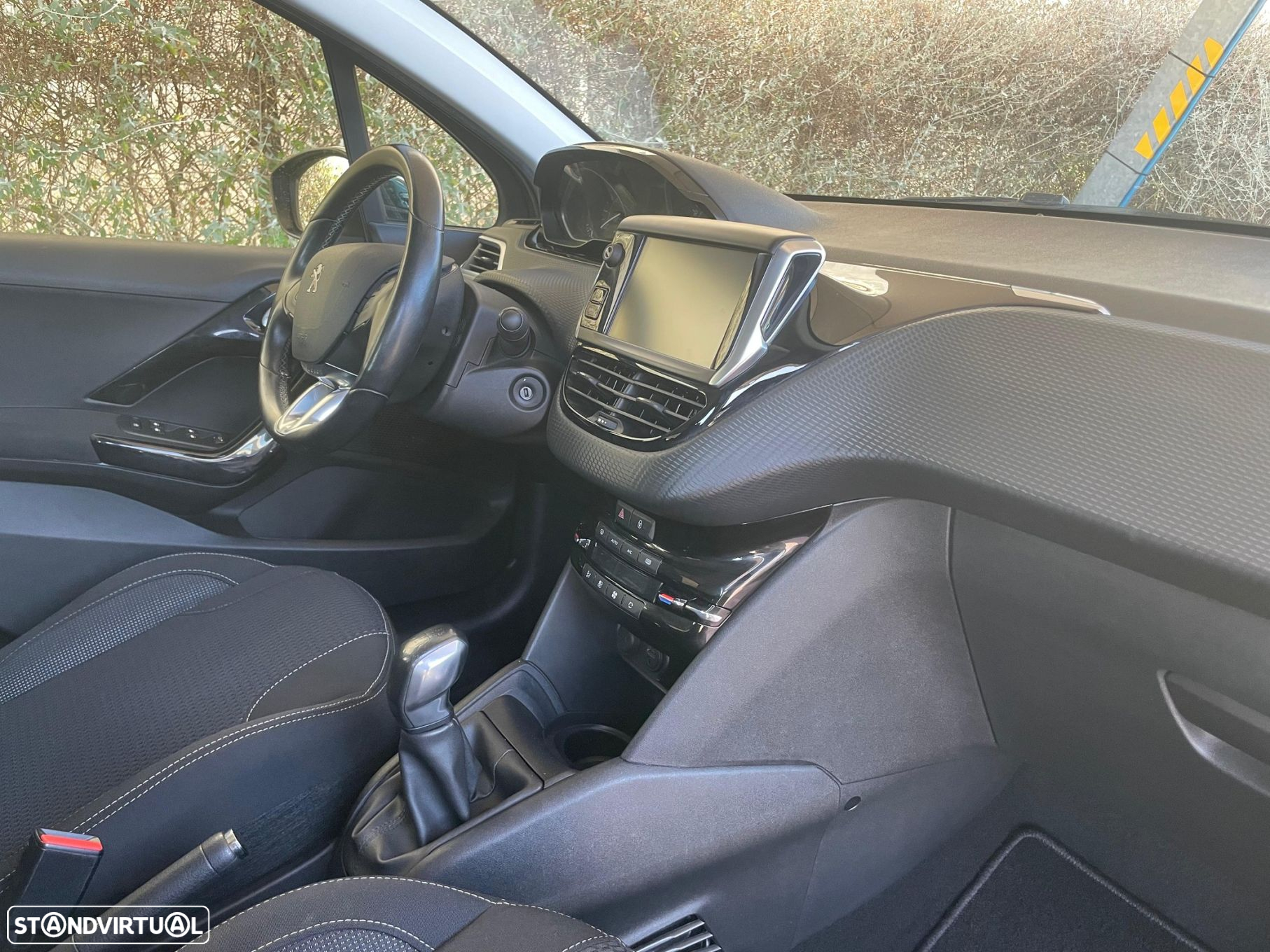 Peugeot 208 1.2 PureTech Allure - 14