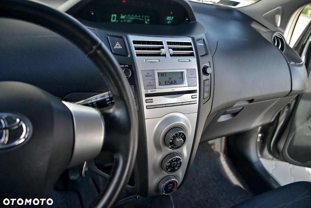 Toyota Yaris 1.4 D-4D - 23