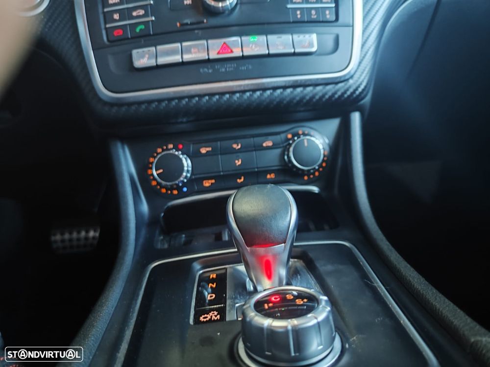 Mercedes-Benz A 45 AMG 4Matic Speedshift 7G-DCT - 36