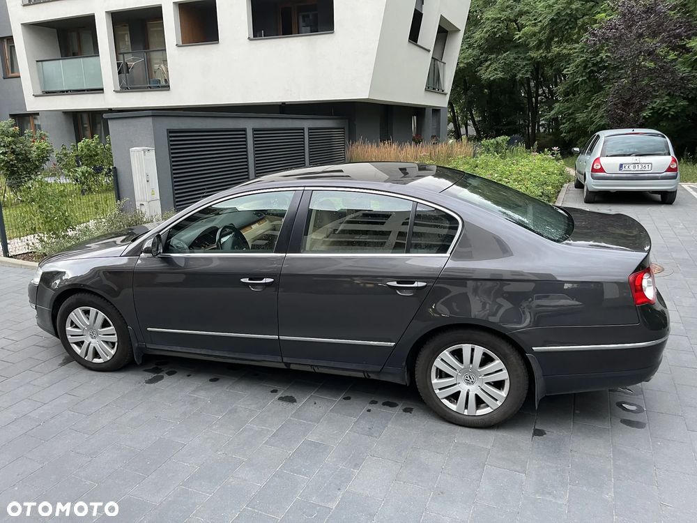 Volkswagen Passat 2.0 TDI DPF Highline DSG - 1