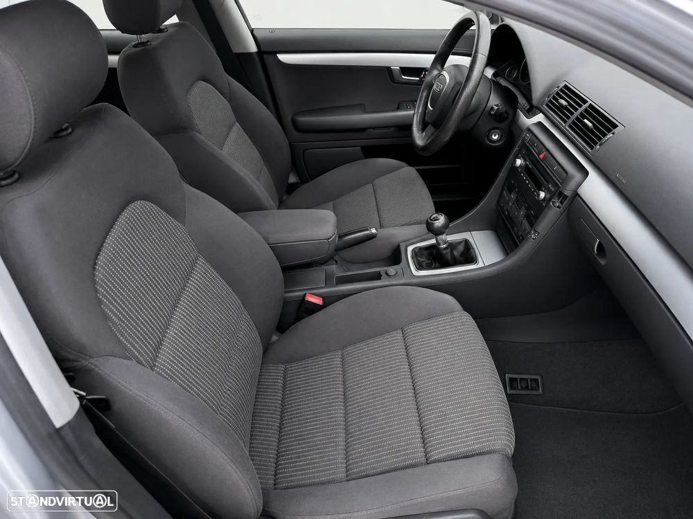 Audi A4 Avant 2.0 TDI Advance - 10