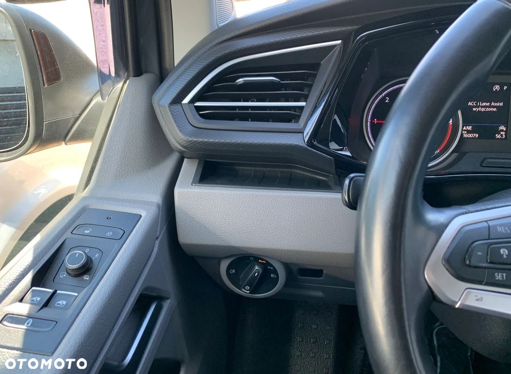 Volkswagen TRANSPORTER MOCNY T6 SILNIK DNA 2.0TDI MOC 150KM DSG7 SKRZYNIA AUTOMAT Ilość miejsc 9 osobowy ZABUDOWA KOMBI VAN MINIBUS SPECJALNA CARAVELLE Lampy Bi-LED Kamera  Radar 2x boczne drzwi przesuwne! Aktywny tempomat, Asystent pasa, System zmiany pasa, Podgrzewane fotele, Dwustrefowa Klimatyzacja i ogrzewanie! Fabryczne oryginał WEBASTO 5kW THERMO COMFORT SE Szybkie nagrzewanie silnika zimą! - 29