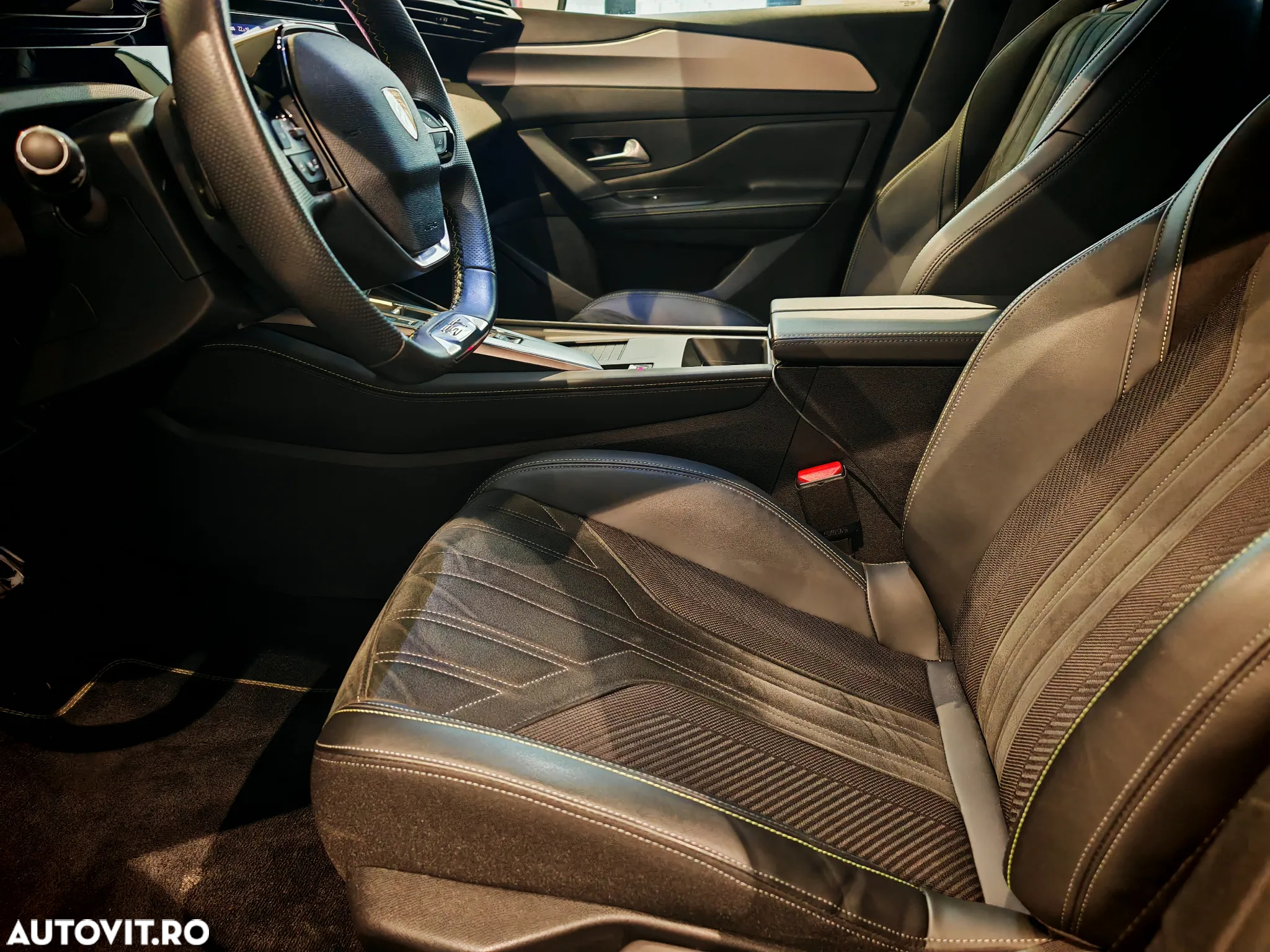 Peugeot 308 1.2L PureTech 130 S&S EAT8 GT - 20
