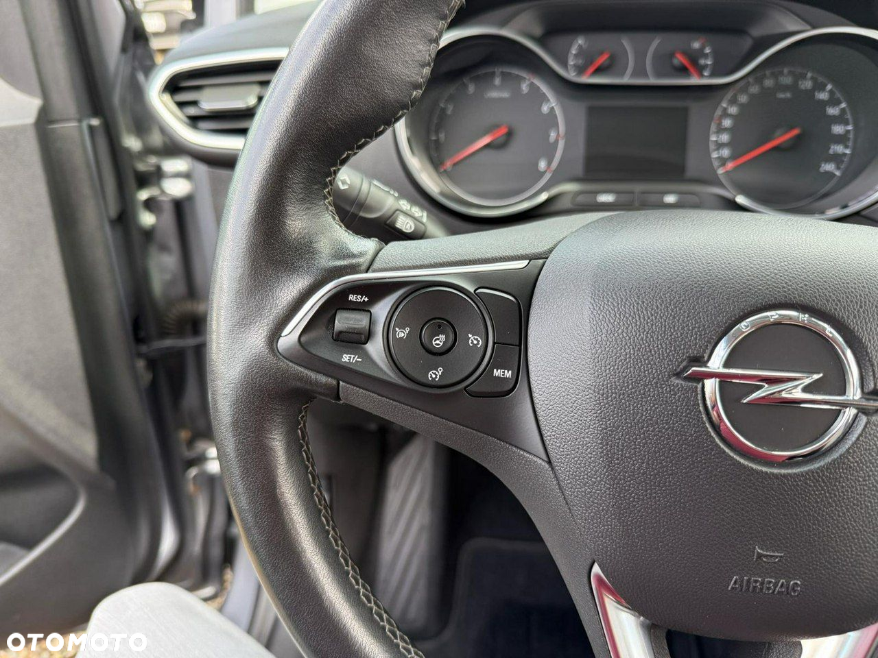Opel Crossland X - 19
