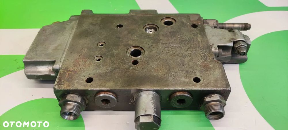 Sekcja rozdzielacza G842960200031 Zawór sterujący EHR G842960200033 Fendt 936 S4 - 6