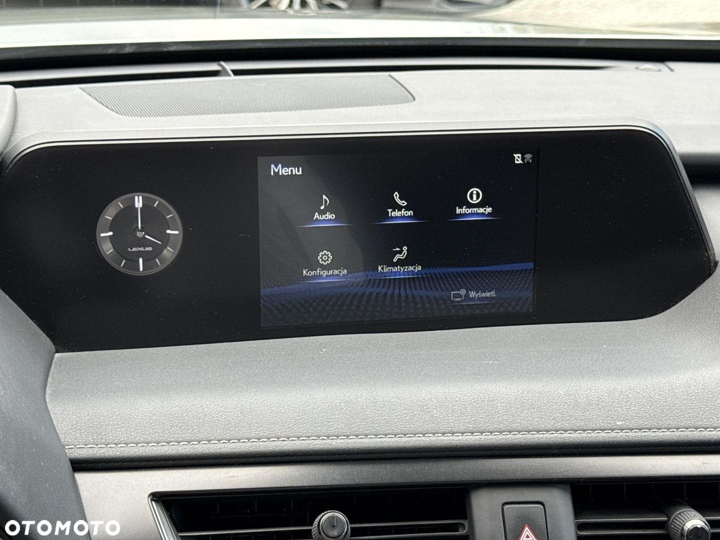 Lexus UX - 15