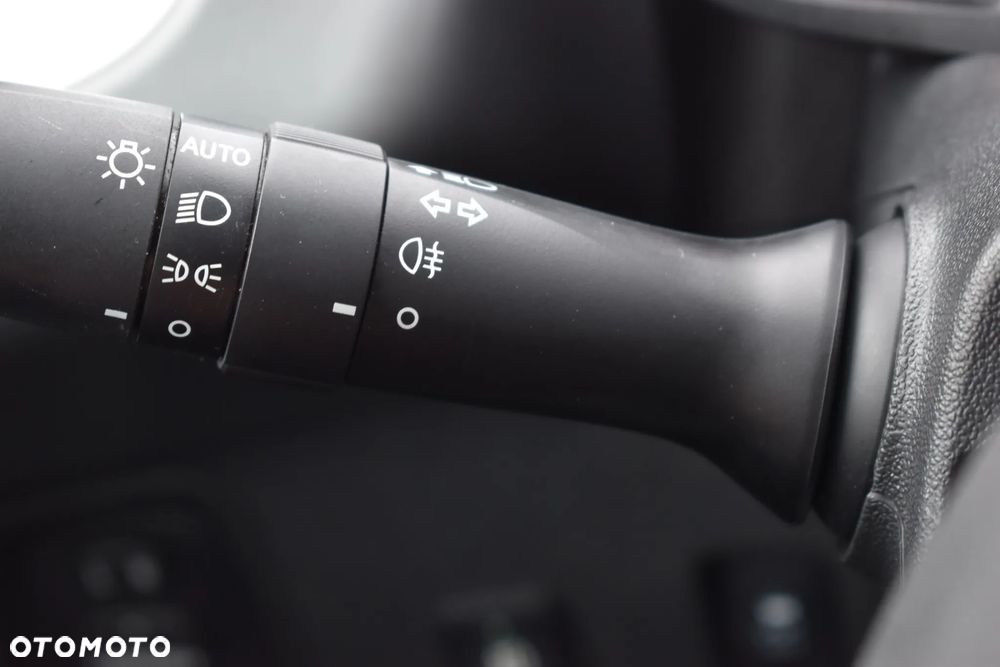 Toyota Aygo x.shift x-play connect - 30