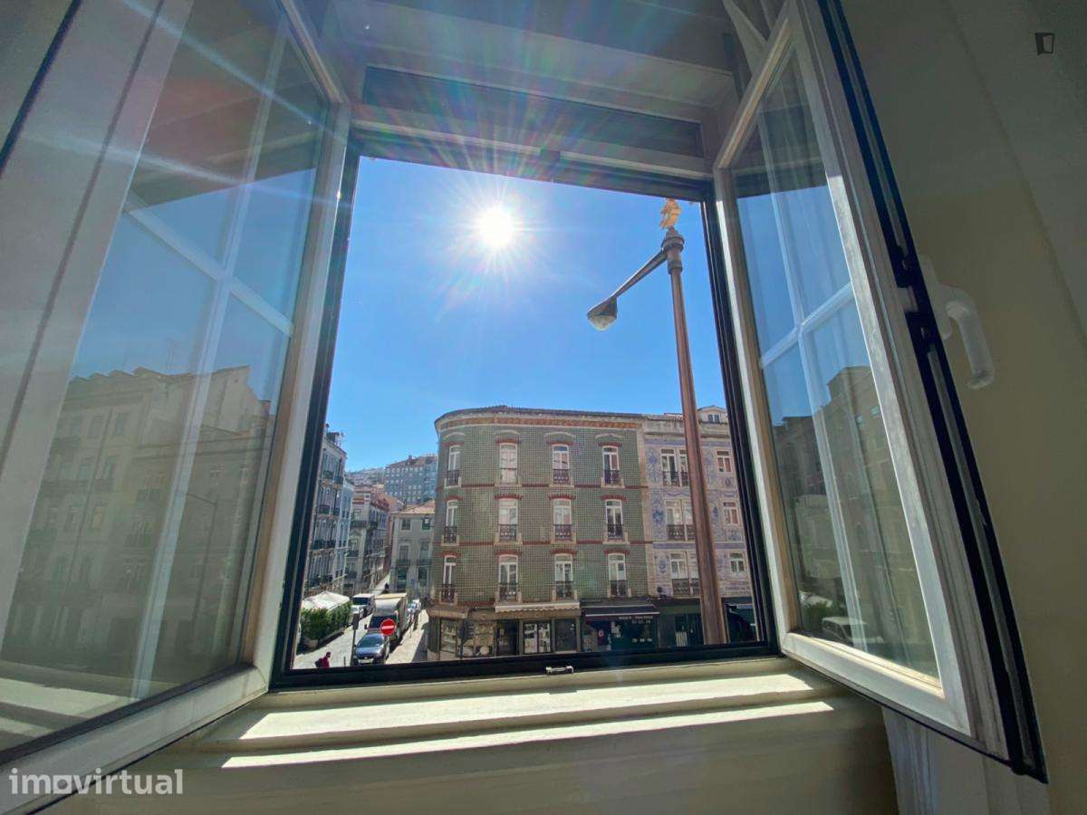 Quarto - localizado em Intendente Lisbon - Grande imagem: 4/29