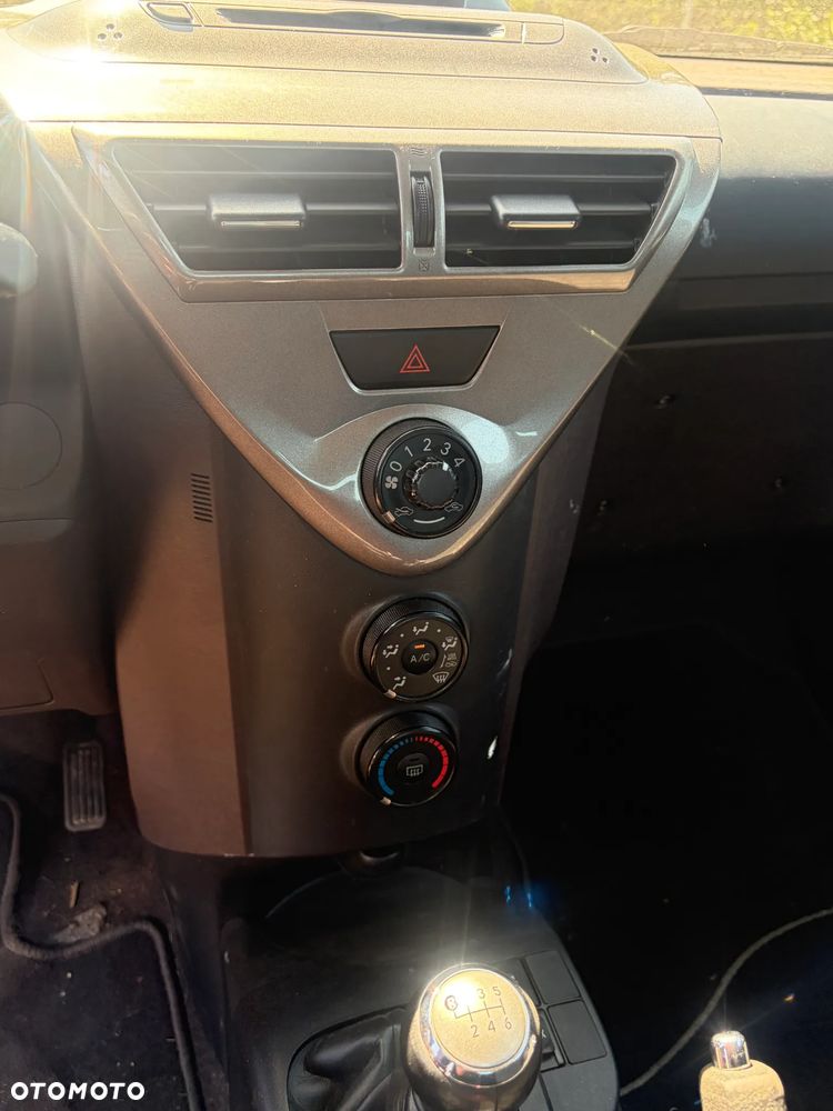 Toyota iQ 1.4 D-4D + - 16
