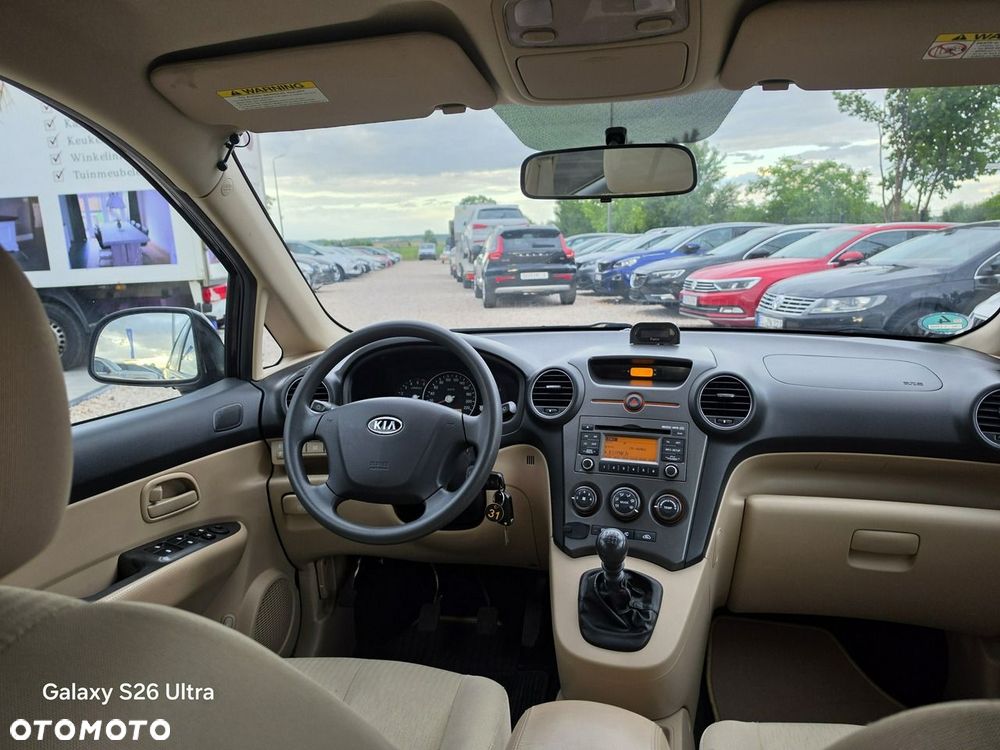 Kia Carens - 35