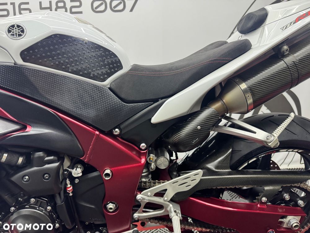 Yamaha R1 - 19