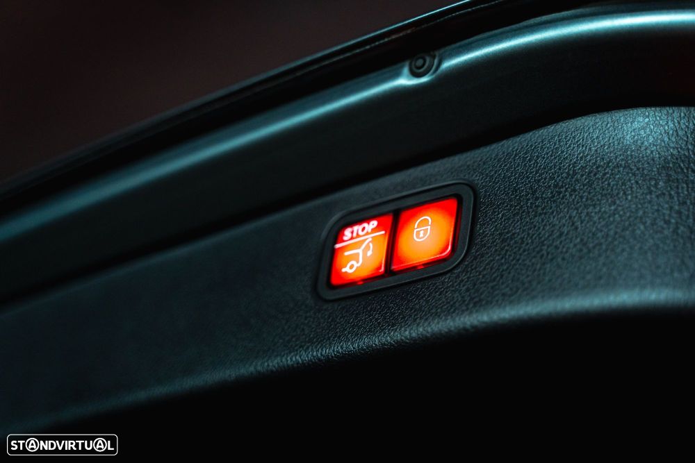 Mercedes-Benz C 300 e T 9G-TRONIC AMG Line - 29