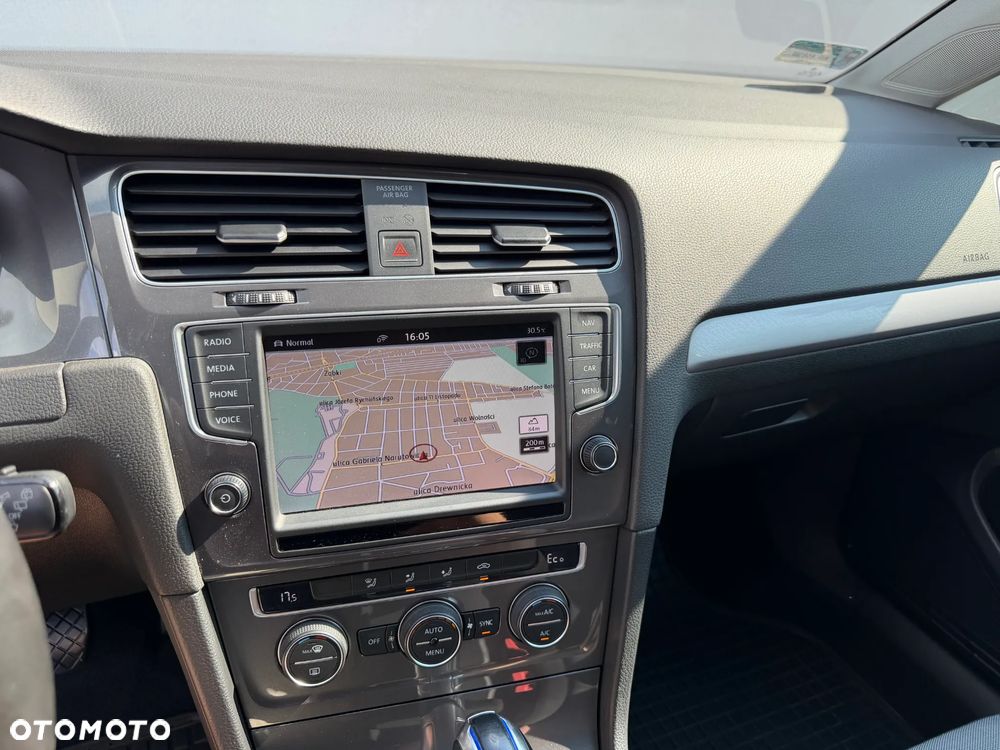 Volkswagen Golf e-Golf - 14
